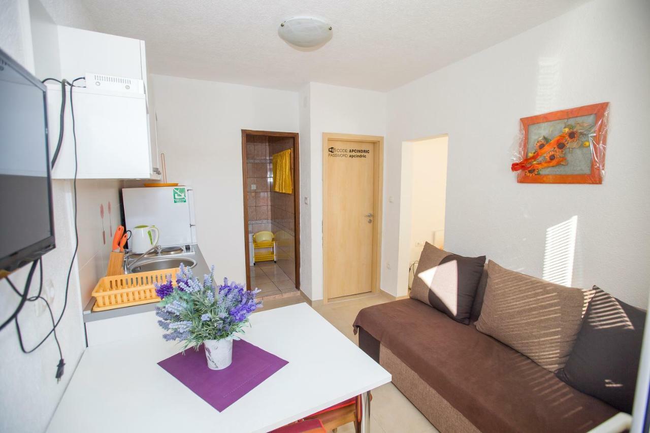 Apartmani Cindric Карлобаг Экстерьер фото